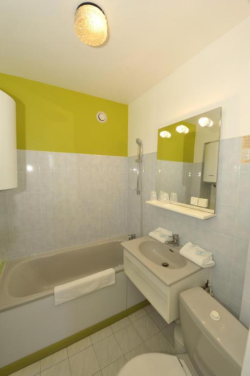 Le Compostelle Hotell Vézelay Rum bild